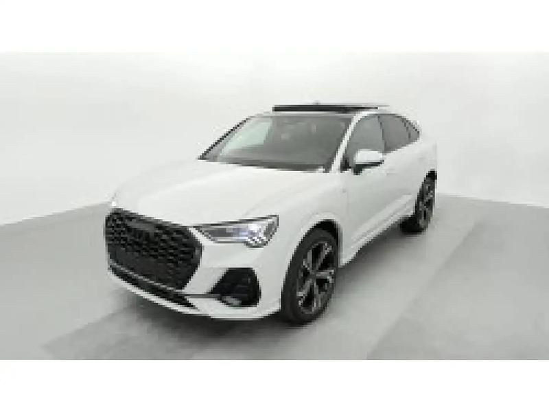 Blanc Nouvelle 2025 Audi Q3 Sportback SUV | 50 900 € - Image 1/4