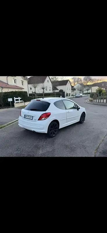 Utilisé 2011 Peugeot 207 Berline | 3 300 € - Image 1/4