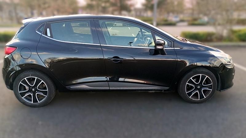 Occasion Renault Clio IV Initiale Paris 90 ch (66 kW) 2015 Noir Berline