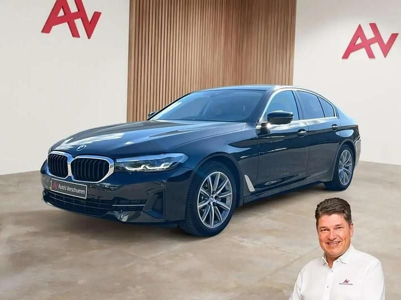 Noir Utilisé 2021 BMW 518 Berline | 30 990 € (Prix juste) - Image 1/4