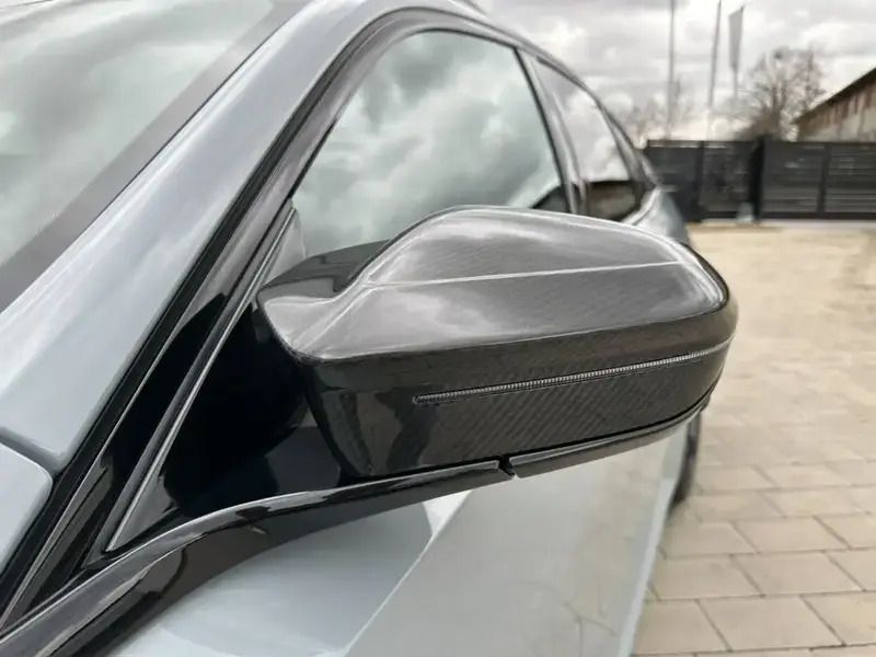 Image 2/4