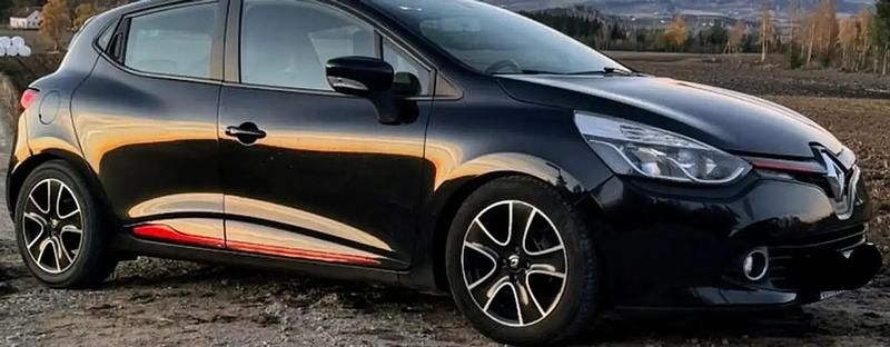 Noir Utilisé 2013 Renault Clio IV Expression Berline | 3 800 € (Super prix) - Image 1/4