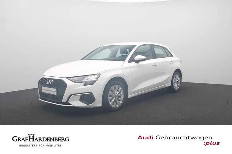 Blanc Occasion 2022 Audi A3 Berline | 22 880 € (Bon prix) - Image 1/4
