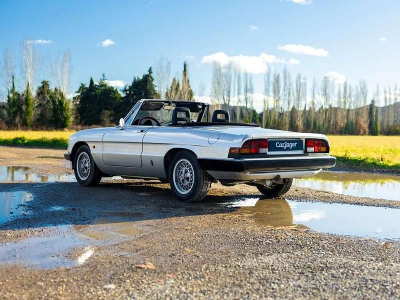 Occasion Alfa Romeo Spider 128 ch (94 kW) 1983 Gris Cabriolet