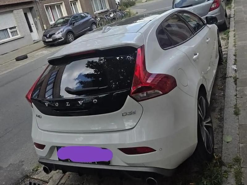 Blanc Utilisé 2016 Volvo V40 R-Design Break | 10 300 € (Prix cher) - Image 1/4