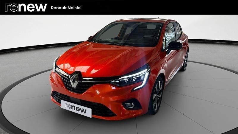 Orange Utilisé 2023 Renault Clio V Evolution Berline | 15 890 € (Prix juste) - Image 1/4