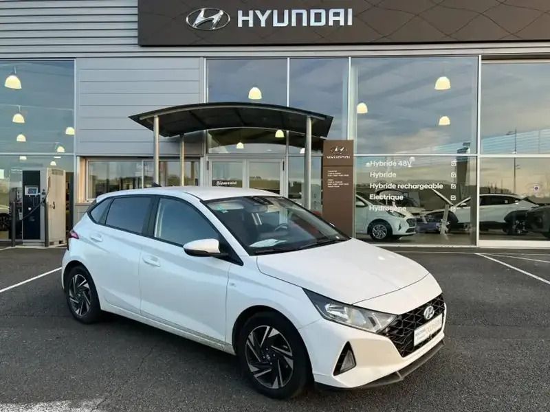 Blanc Utilisé 2023 Hyundai i20 Berline | 15 990 € (Prix juste) - Image 1/4