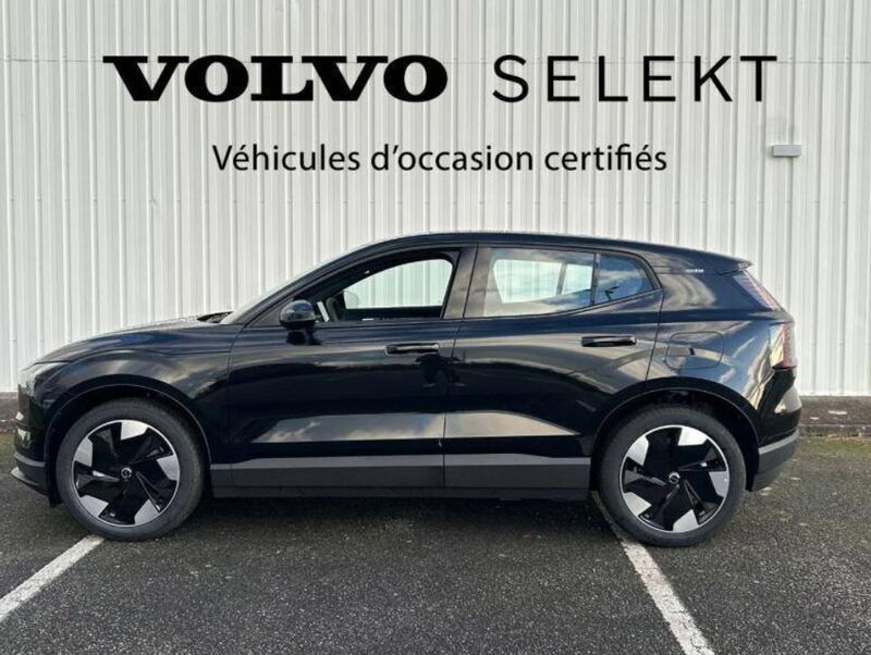 Noir Nouvelle 2024 Volvo EX30 SUV | 28 200 € - Image 1/4