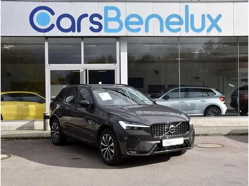 Gris Utilisé 2023 Volvo XC60 Plus SUV | 43 480 € (Super prix) - Image 1/4