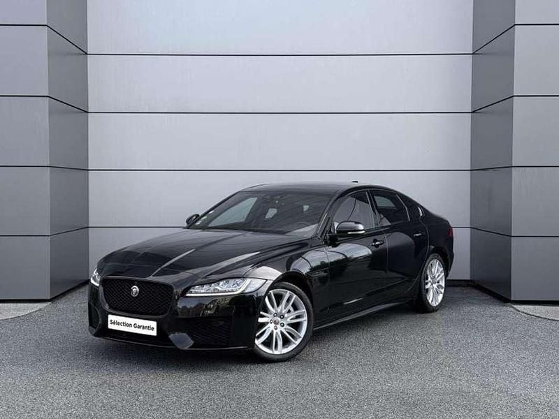 Occasion Jaguar XF Chequered Flag 182 ch (133 kW) 2021 Noir Berline