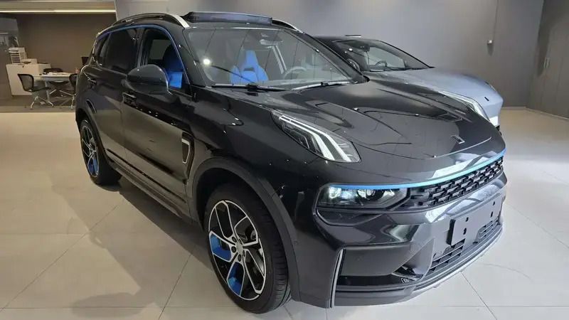 Noir Nouvelle 2024 Lynk & Co 01 SUV | 35 900 € (Prix juste) - Image 1/4