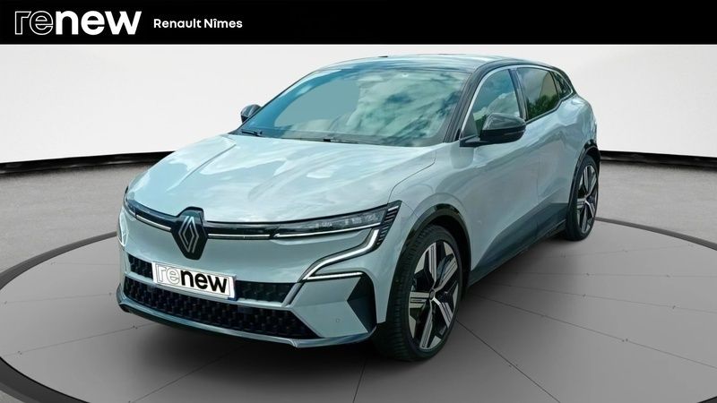 Gris Utilisé 2024 Renault Mégane Iconic Berline | 29 999 € (Prix juste) - Image 1/4