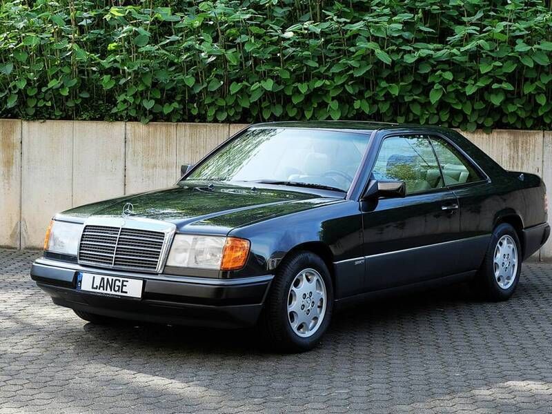 Noir Utilisé 1991 Mercedes E300 Coupé | 29 480 € - Image 1/4
