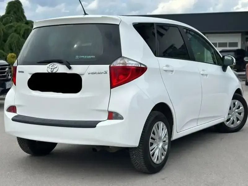 Utilisé 2012 Toyota Verso-S Monospace | 3 469 € - Image 1/4