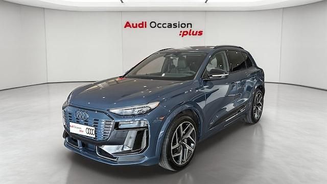 Bleu plasma métallisé Occasion 2025 Audi Q6 e-tron S-Line SUV | 78 047 € (Prix juste) - Image 1/4