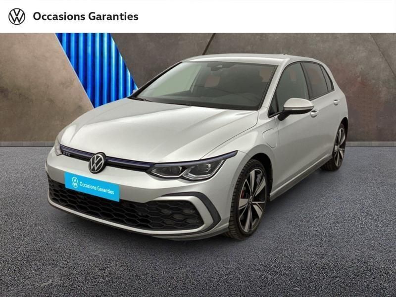 Reflet d'argent métallisée Utilisé 2023 VW Golf VIII GTE Berline | 25 690 € (Bon prix) - Image 1/4