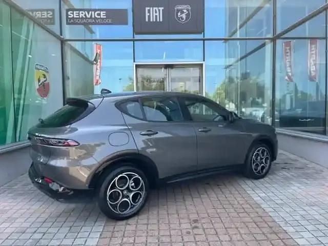 Nouvelle Alfa Romeo Tonale Sprint 2025 Gris vesuvio métallisée SUV