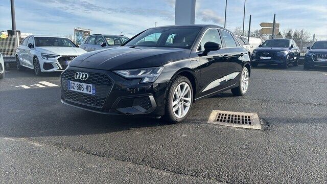 Noir brillant Utilisé 2024 Audi A3 Sportback e-tron Design Berline | 39 100 € (Prix assez cher) - Image 1/4