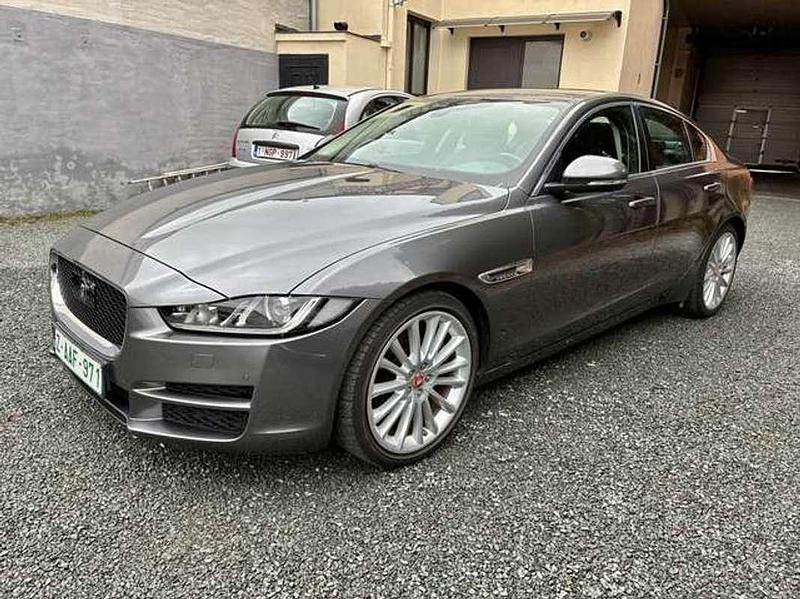 Occasion Jaguar XE Portfolio 241 ch (177 kW) 2016 Gris Berline