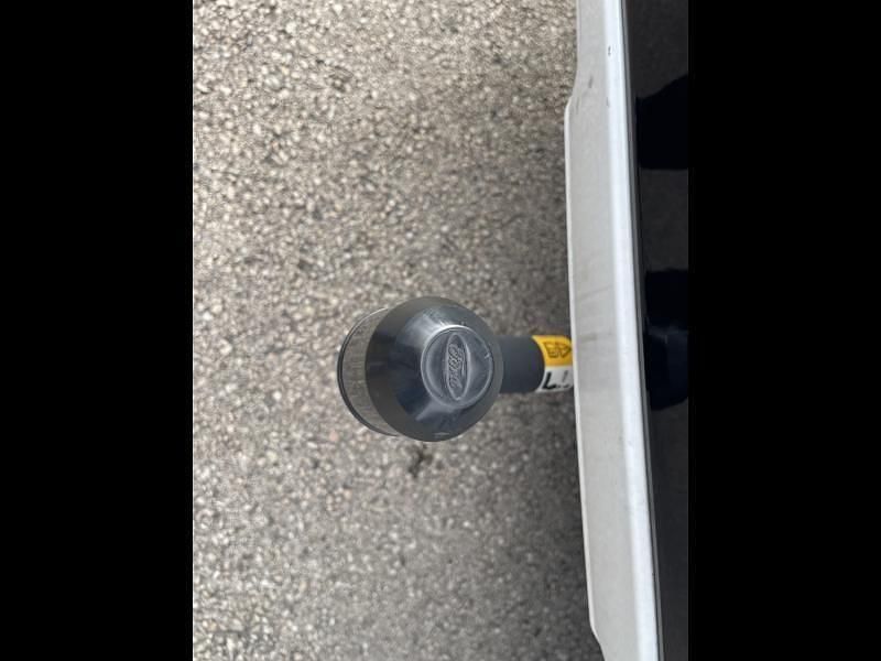 Image 3/4