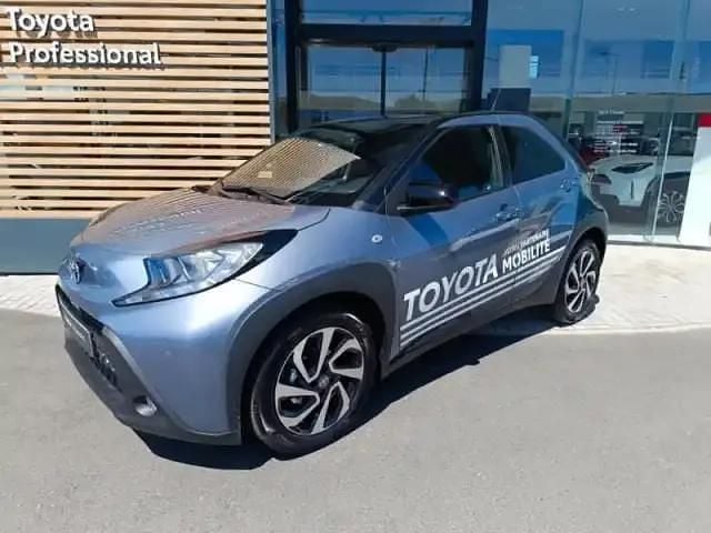 Bi ton gris celestine noir Utilisé 2025 Toyota Aygo X Design SUV | 17 490 € - Image 1/4
