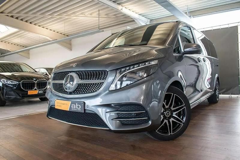 Gris Occasion 2023 Mercedes V250 AMG line Monospace | 64 990 € (Prix juste) - Image 1/4