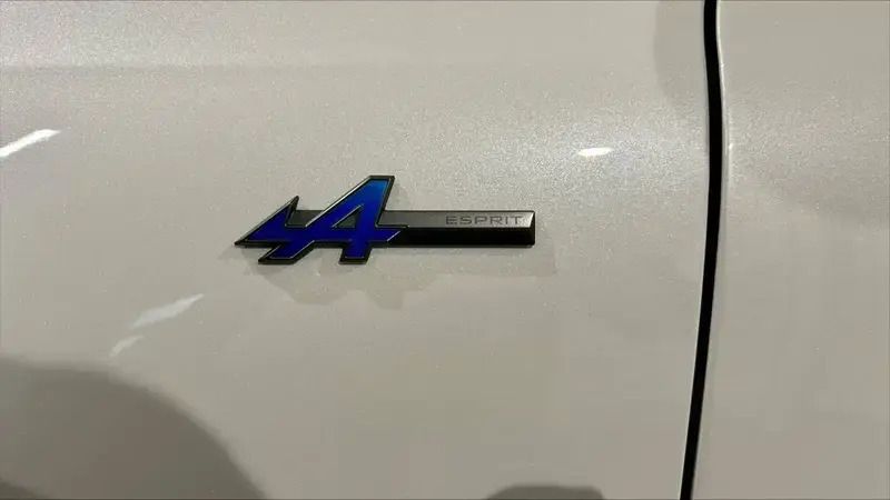 Image 4/4