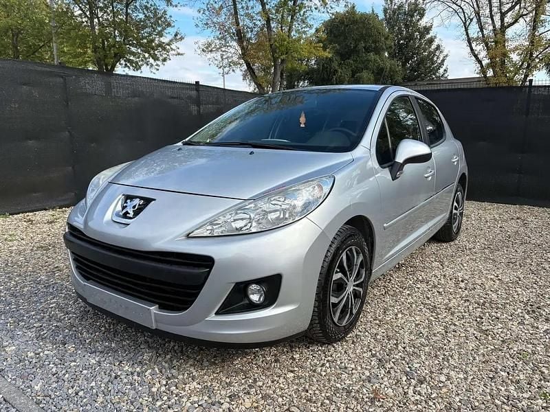 Argent Utilisé 2013 Peugeot 207 Access Berline | 4 990 € (Prix juste) - Image 1/4