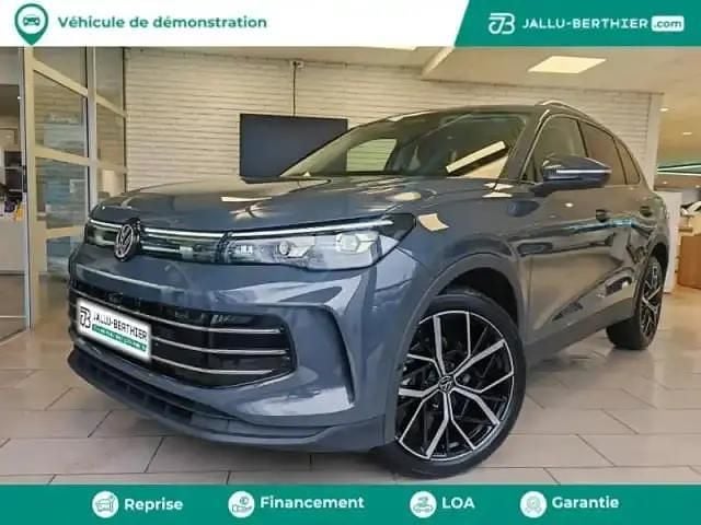 Gris dauphin métallisée Nouvelle 2025 VW Tiguan Elegance SUV | 48 490 € (Bon prix) - Image 1/4