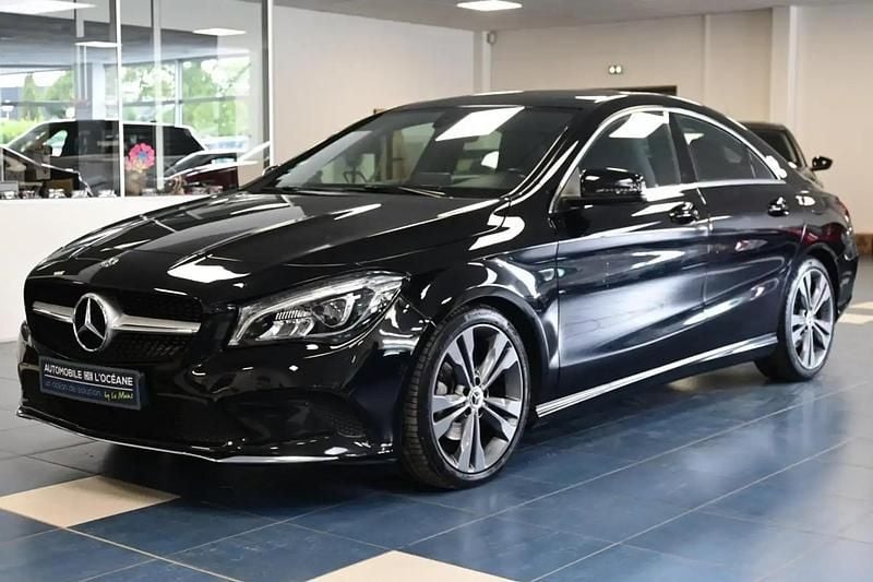 Noir Utilisé 2019 Mercedes CLA200 Berline | 21 990 € (Super prix) - Image 1/4