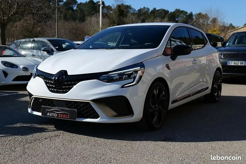 Blanc Utilisé 2024 Renault Clio V Engineered Berline | 21 990 € (Prix juste) - Image 1/4