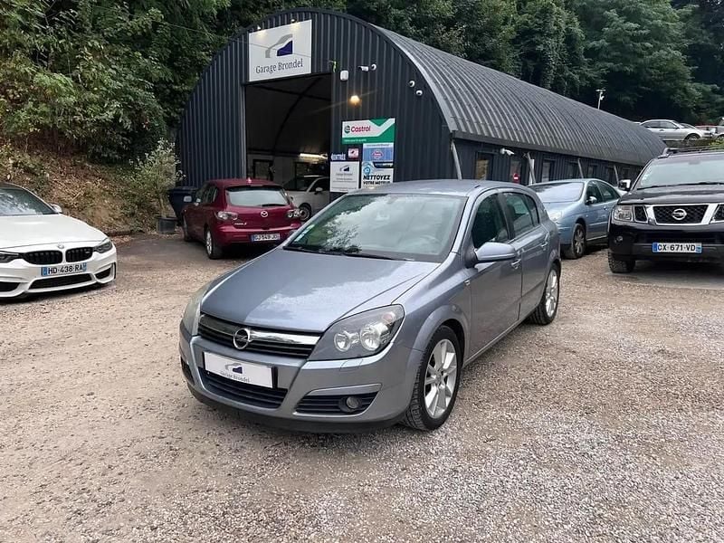 Gris Utilisé 2005 Opel Astra Sport Citadine | 5 000 € - Image 1/4