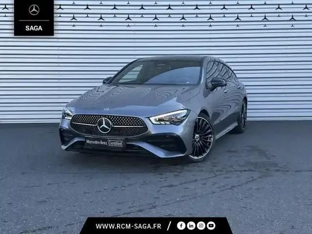 Gris foncé Utilisé 2023 Mercedes CLA200 AMG line Coupé | 40 900 € - Image 1/4