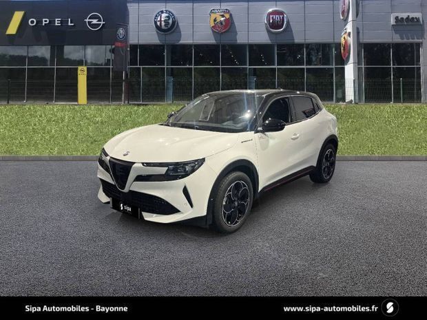 Blanc Utilisé 2024 Alfa Romeo Junior Edizione Speciale | 37 990 € (Prix assez cher) - Image 1/4