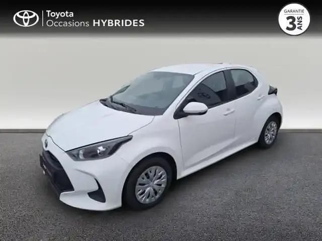 Blanc Occasion 2022 Toyota Yaris Hybrid Berline | 16 890 € (Prix juste) - Image 1/4