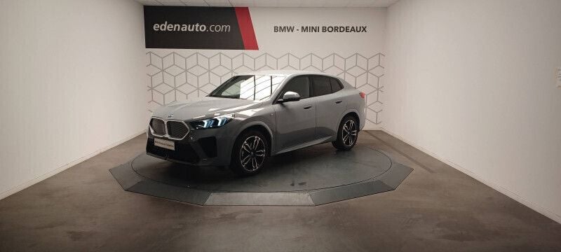 Gris Utilisé 2025 BMW iX2 M Sport SUV | 49 900 € (Prix juste) - Image 1/4