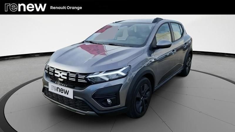 Gris Utilisé 2025 Dacia Sandero Expression Citadine | 16 999 € (Prix juste) - Image 1/4