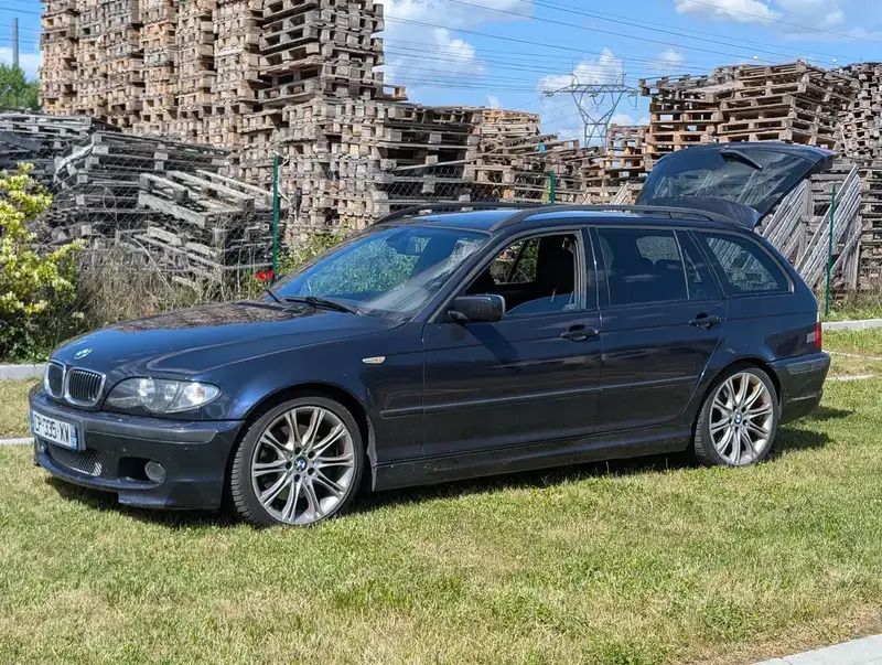 Bleu Utilisé 2004 BMW 330 Sport Line Break | 4 500 € - Image 1/4