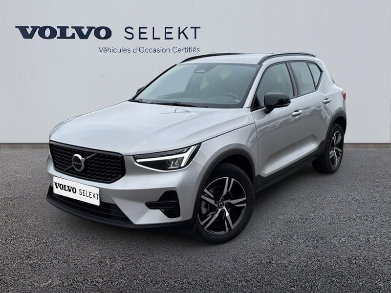 Argent aurore métallisé Utilisé 2024 Volvo XC40 Plus SUV | 33 899 € (Prix juste) - Image 1/4