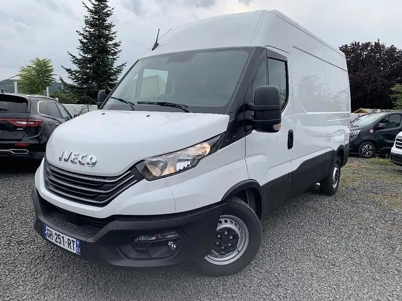 Blanc Occasion 2022 Iveco Daily Van | 34 990 € (Prix juste) - Image 1/4