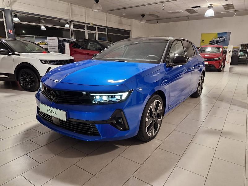 Bleue Utilisé 2024 Opel Astra Berline | 32 990 € (Prix assez cher) - Image 1/4