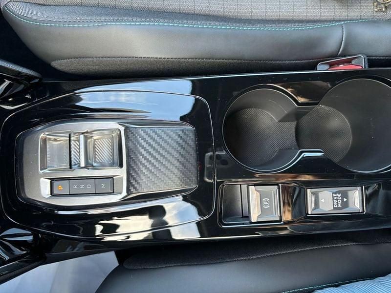 Occasion Peugeot 2008 Allure 130 ch (95 kW) 2023 Blanc nacré SUV