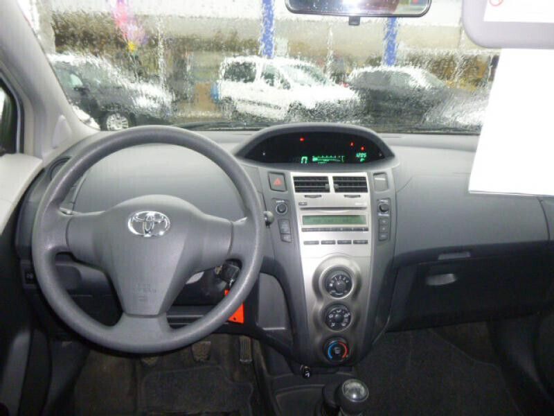 Occasion Toyota Yaris 90 ch (66 kW) 2010 Gris Citadine