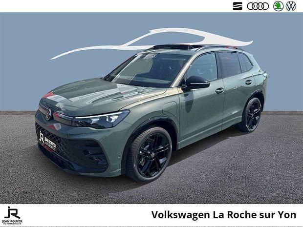 Vert Utilisé 2025 VW Tiguan R-line Edition SUV | 57 299 € (Prix juste) - Image 1/4