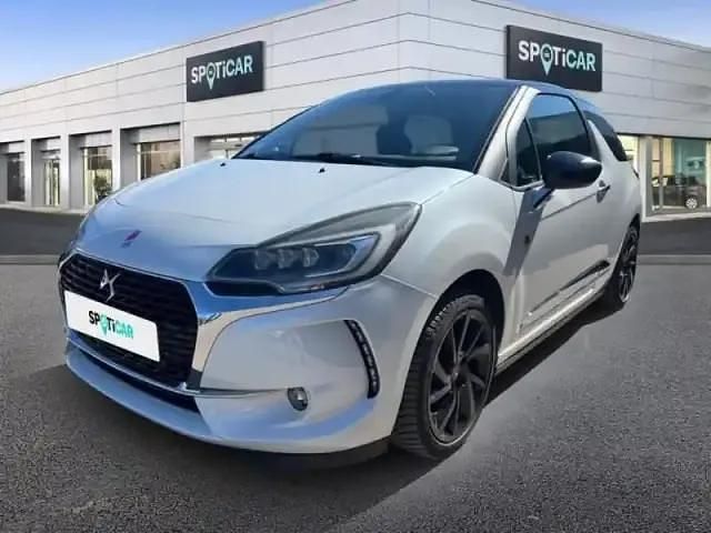 Blanc nacré (n) toit noir onyx Utilisé 2019 DS Automobiles DS3 Performance Berline | 10 490 € (Bon prix) - Image 1/4