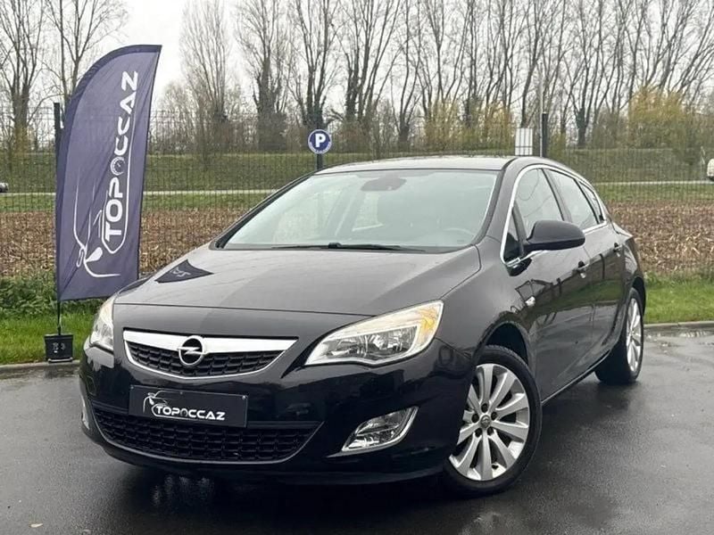 Noir Occasion 2010 Opel Astra Enjoy Citadine | 6 990 € (Prix juste) - Image 1/4