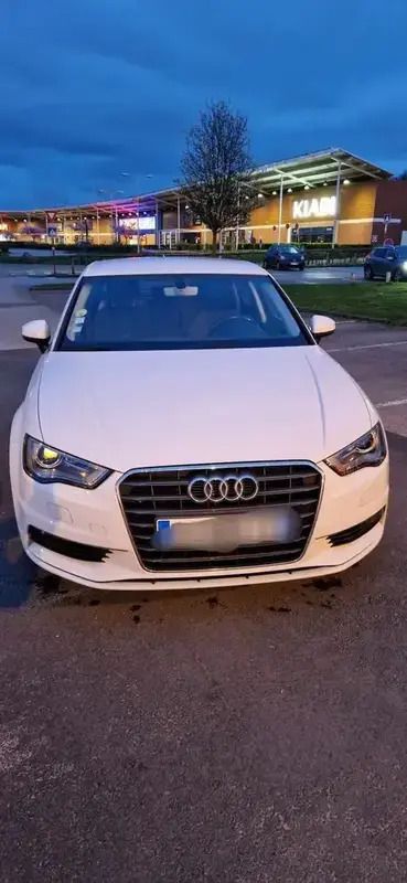 Blanc Utilisé 2015 Audi A3 Ambition Berline | 15 000 € (Prix juste) - Image 1/4