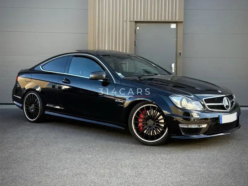 Noir Utilisé 2012 Mercedes C63 AMG Coupé | 45 990 € - Image 1/4