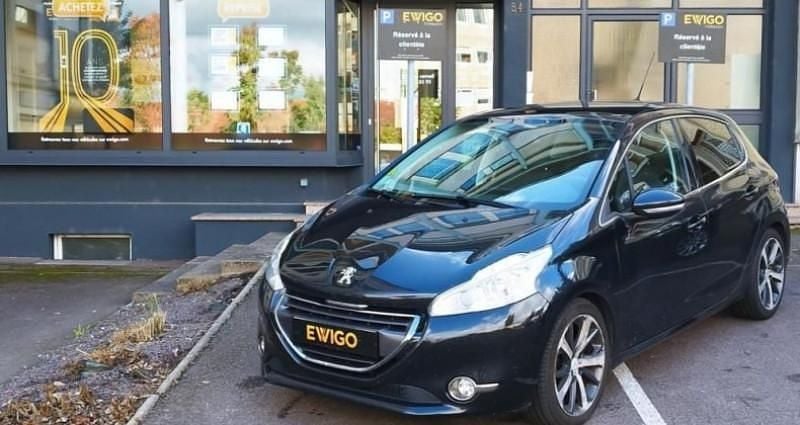 Noir Utilisé 2012 Peugeot 208 Citadine | 7 490 € (Prix juste) - Image 1/4