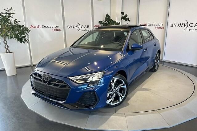 Bleu ascari métallisé Utilisé 2025 Audi A3 Sportback e-tron S-Line Citadine | 48 678 € - Image 1/4